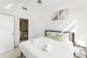 Silkhaus Comfy 1BR in Botanica Tower near Dubai Marina